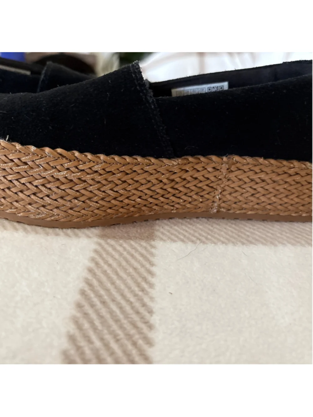 Tom’s women’s shoe